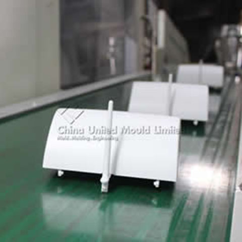 Fully automated production line with Injection Molding